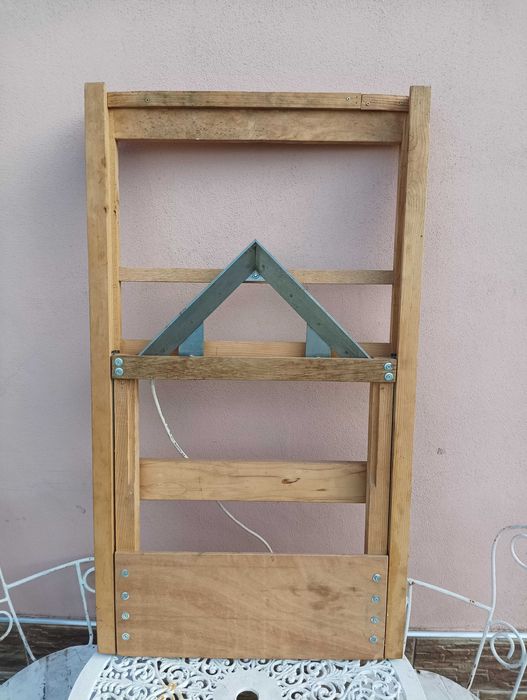 Станок за разпечатване на пити