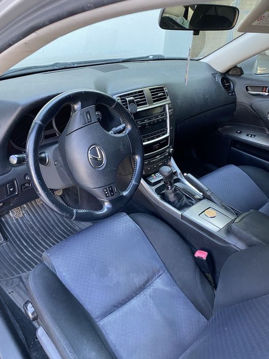 Лексус ис 220 2006г.