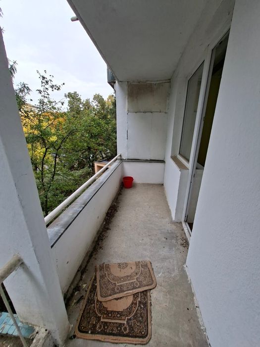 Vând apartament zona Rogerius