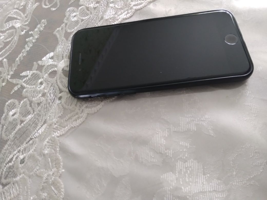 iPhone 8  срочно сотаман