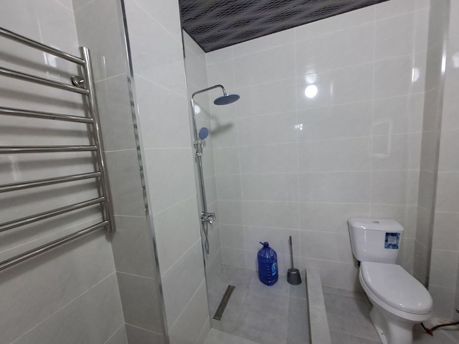 Kvartira ijaraga Jizzax shahar Orom bozor yonida
Oilaga beriladi. 
K