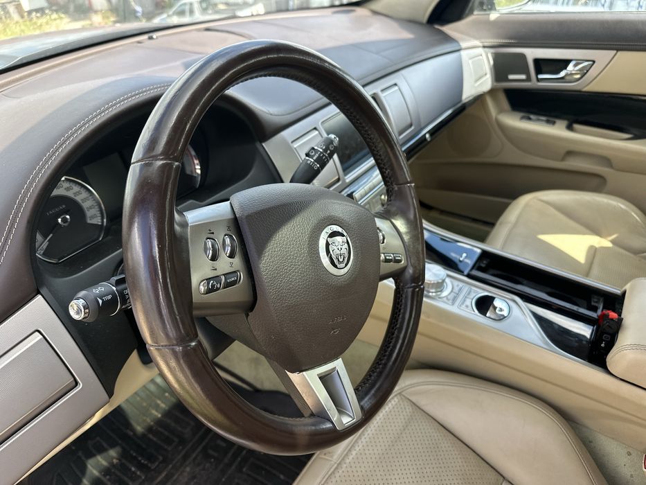 Dezmembrez Jaguar Xf 2012 Euro 5 3litri