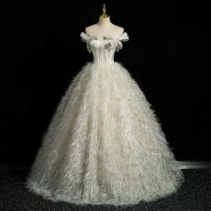 Вечернее платье корсет перья