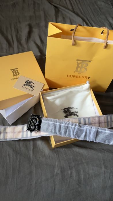 Curea Burberry  .
