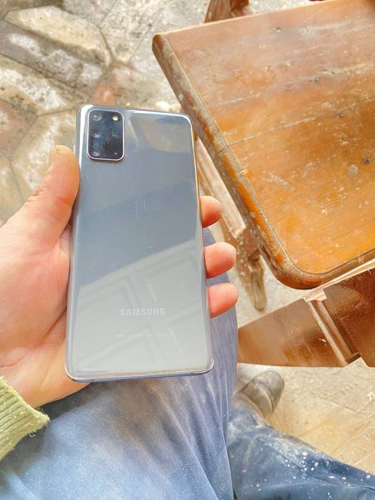S 20 plus 12/256gb obmen
