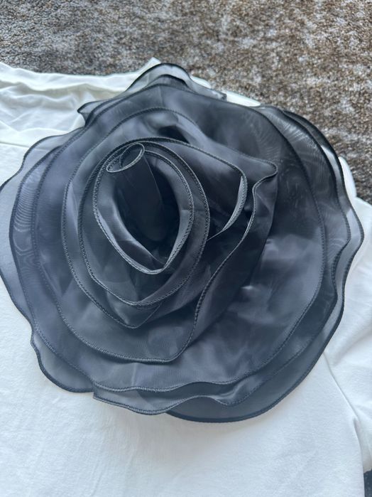 Tricou cu trandafir negru