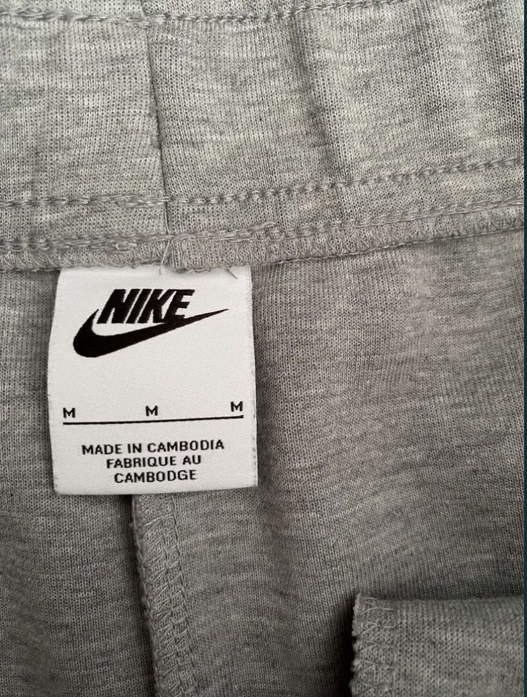 Nike Tech Pantaloni Gri M