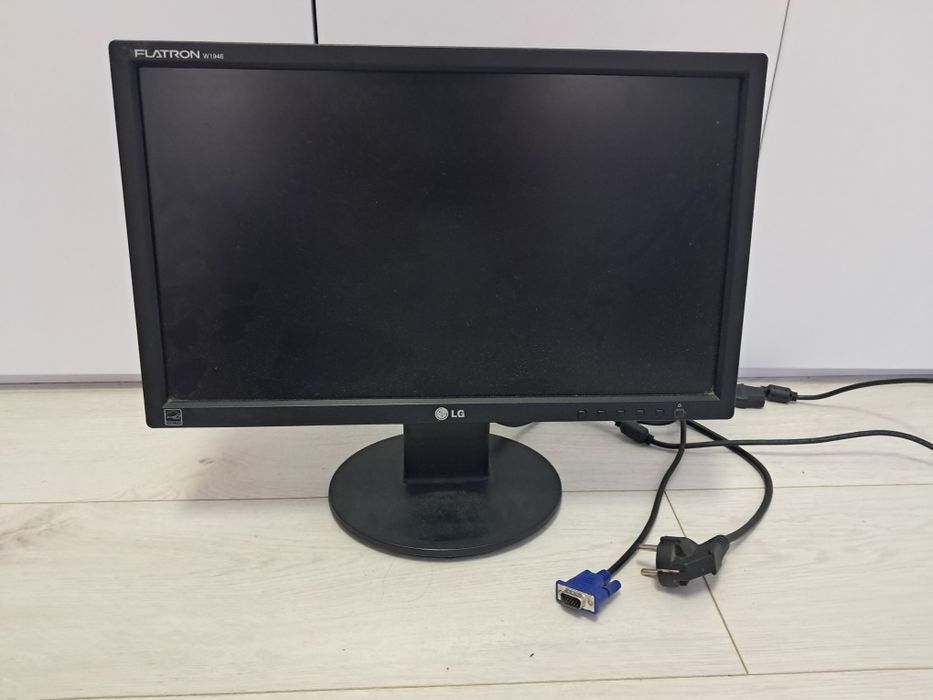 Vând monitor LG și Samsung + tastatura 4tech