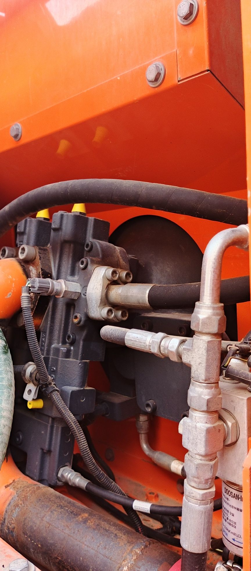 Doosan W 140   sotiladi