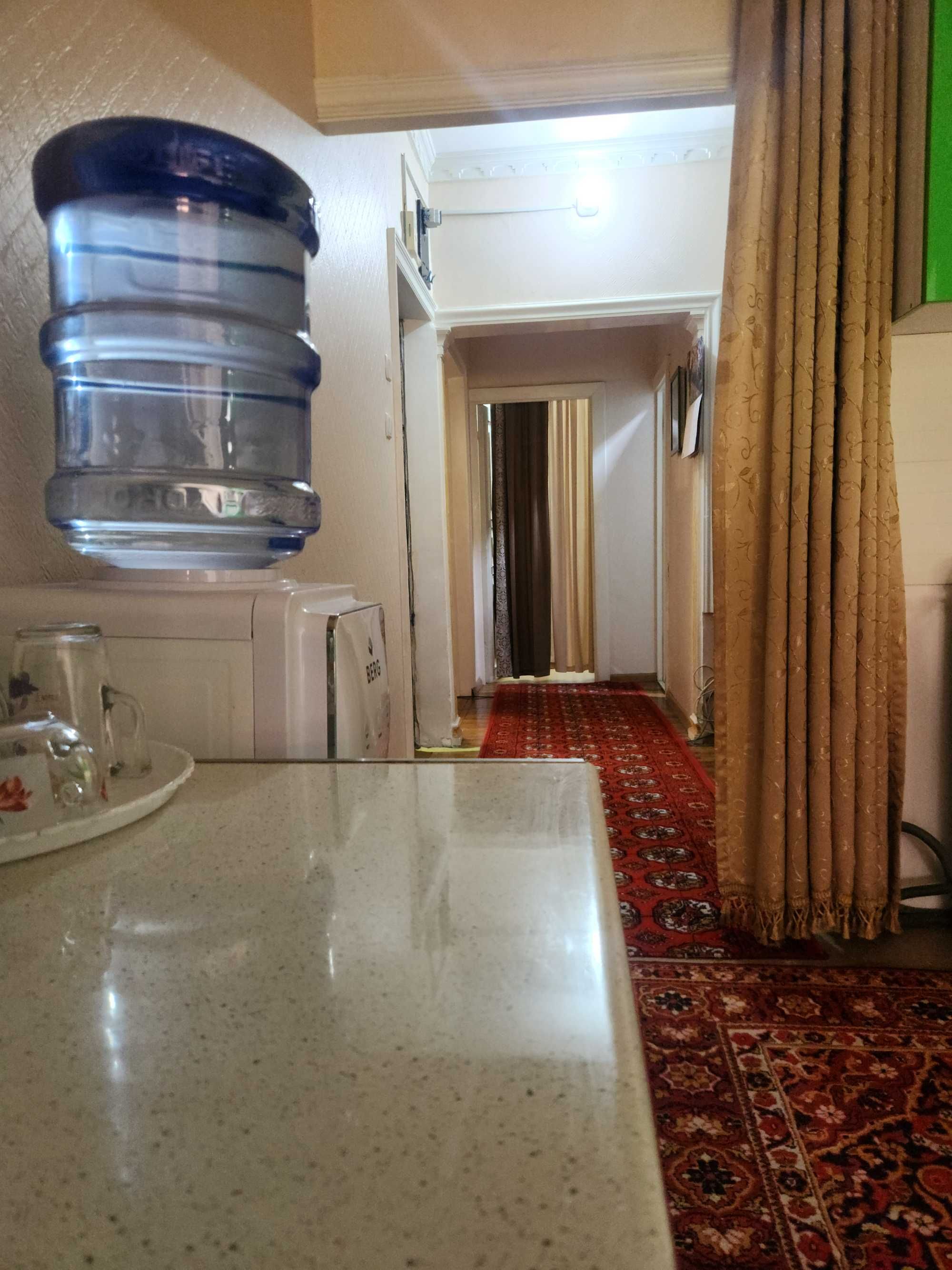 Olmozor tumani Nurafshon 4-Do'm, 4-xonadon, 2-qavat, 150m² sotiladi