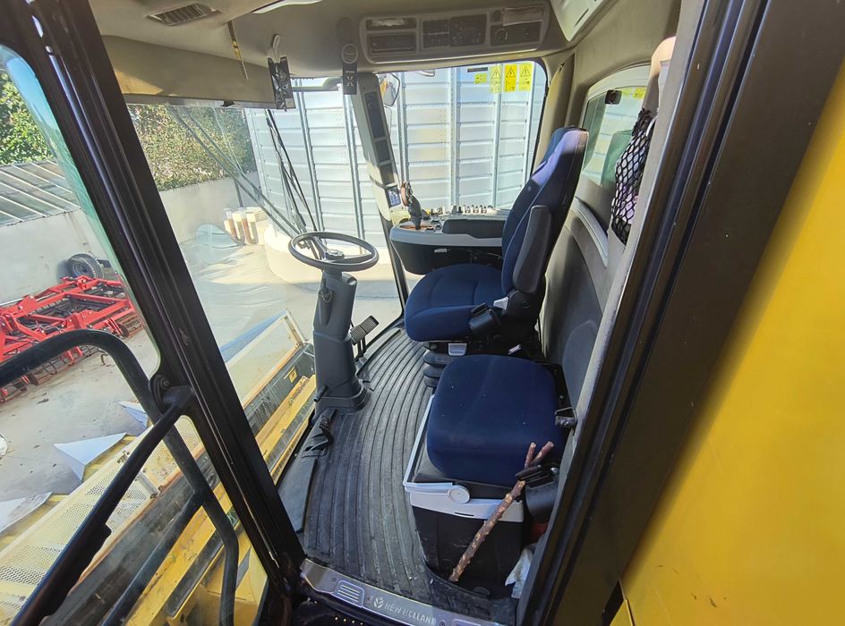 New Holland TC 5.90, с житен хедер 5.18м