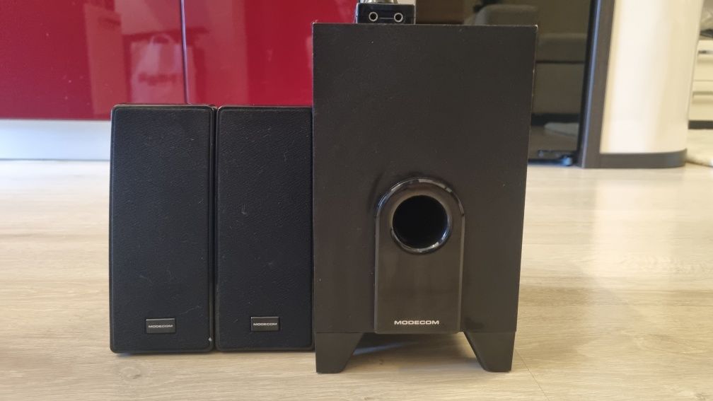 Boxe 2.1  Modecom + bonus Acumulator Extern