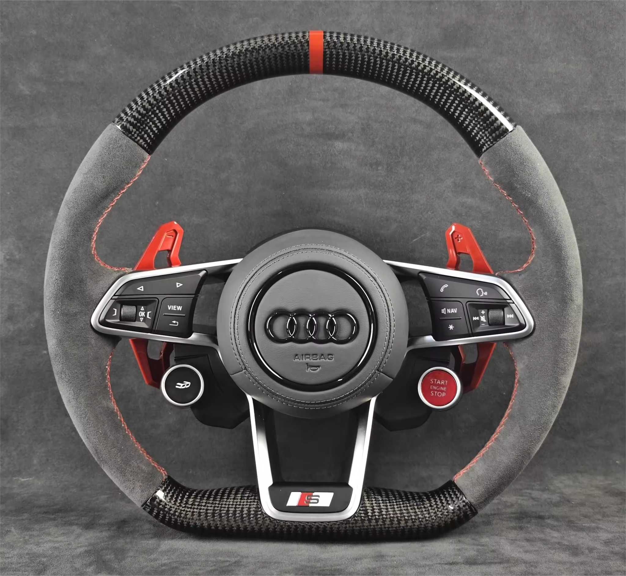 Audi Custom Спортен Волан – Персонализиран Дизайн!