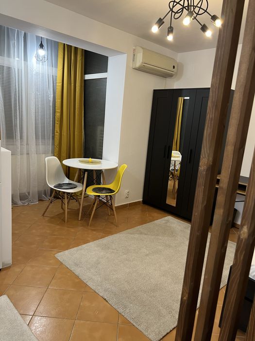 Inchiriez Garsoniera metrou Piata Unirii