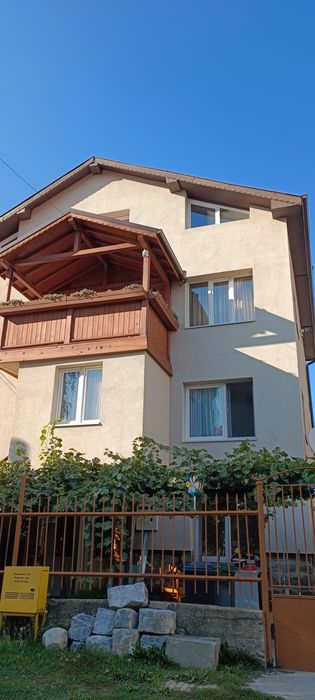 Боядисване с латекс апартаменти,офиси ,фасади