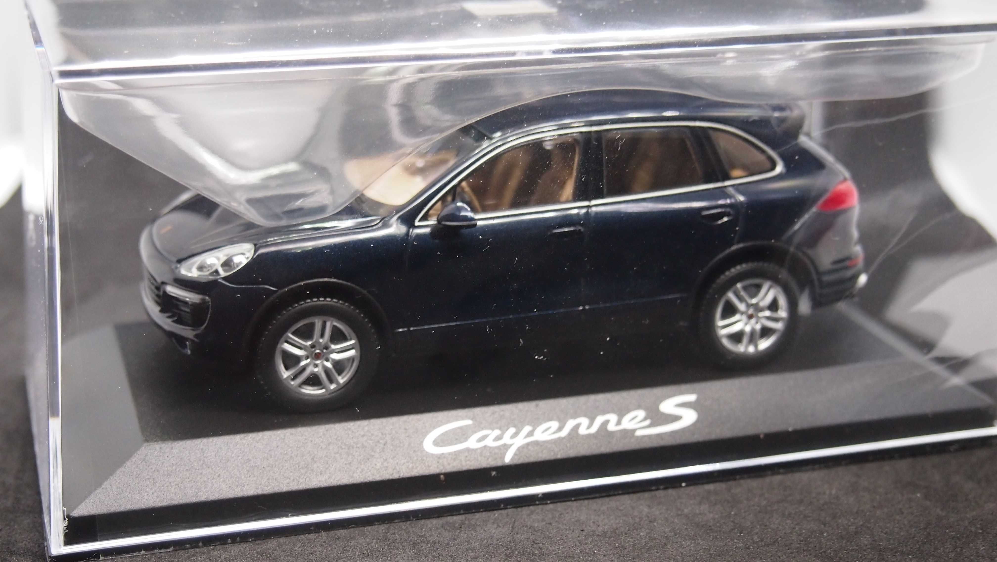 Macheta Porsche Cayenne S Minichamps 1:43