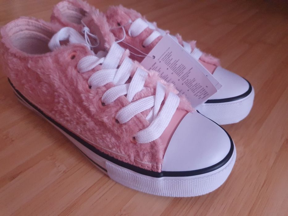 Pantofi panza pufosi
