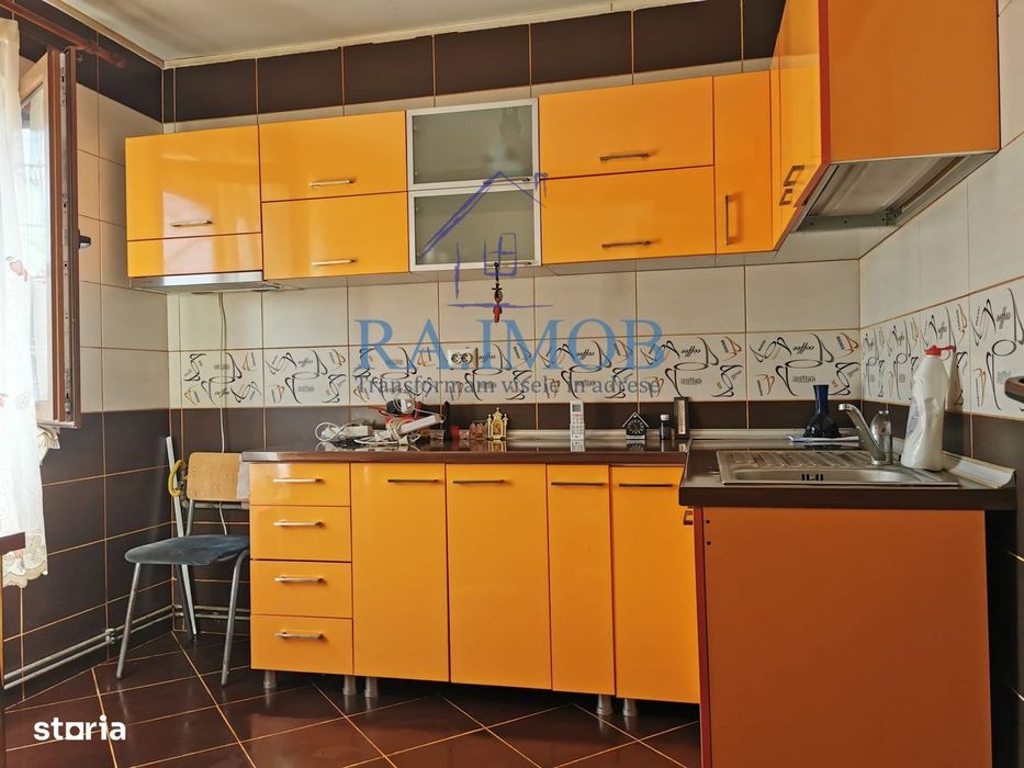 Casa 3 camere, Ultracentral Ploiesti - 125000 euro negociabil