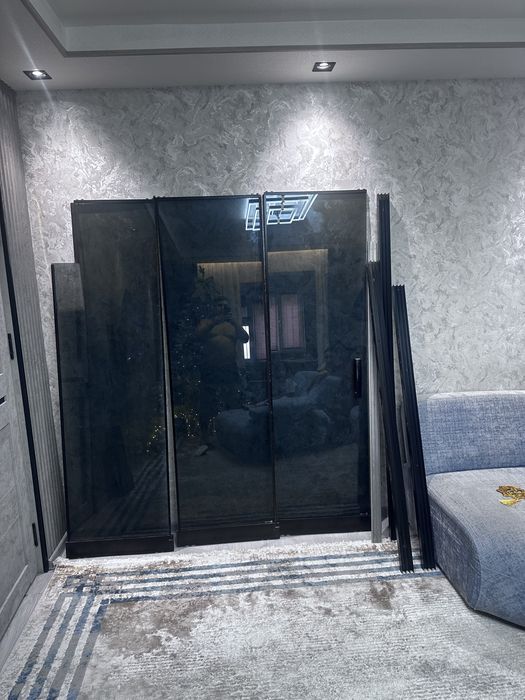 Раздвижная дверь каленное стекло продаю недорого