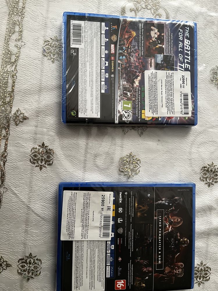 продам новые диски на PS4,PS5.  Super heroes 2,Injustice 2