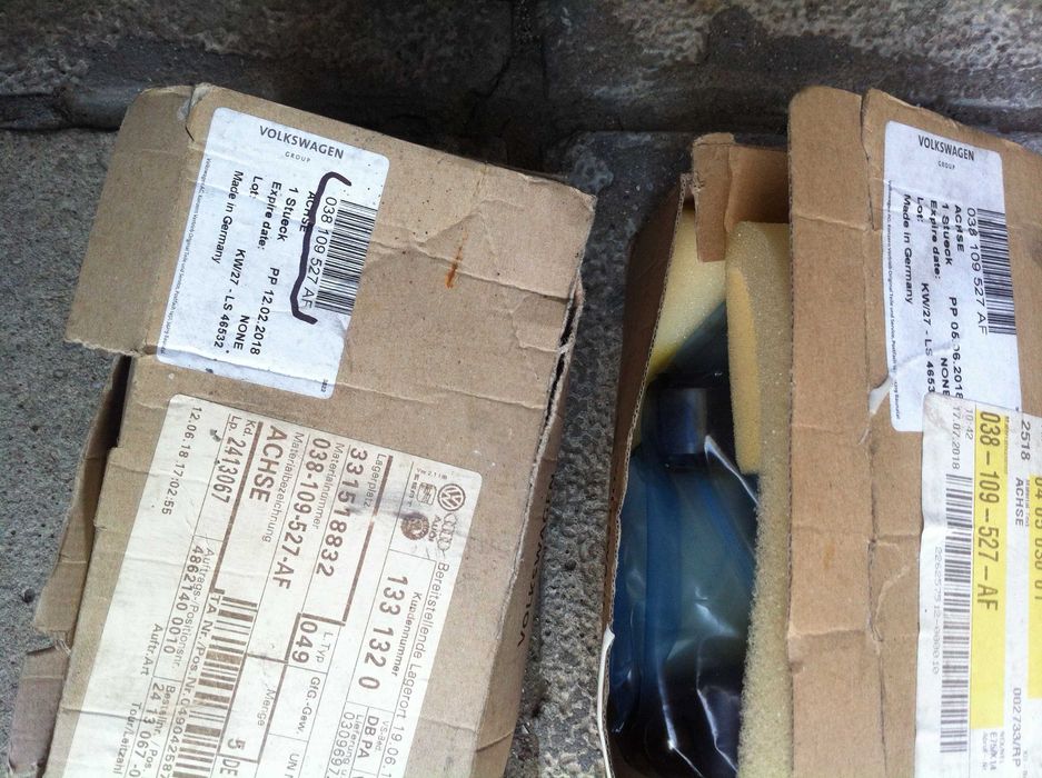 Продавам 2 вала с кобилици(НОВИ,ОРИГИНАЛНИ) за Помпа/Дюза 1,9..2,0,2,5