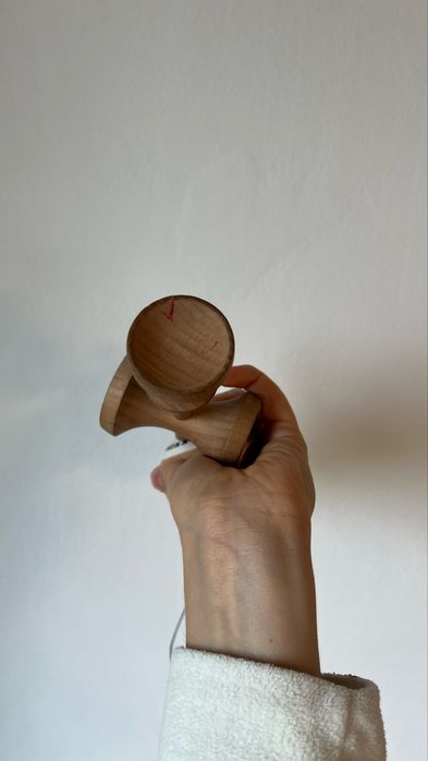 Kendama Krom Pop lol sticky naked