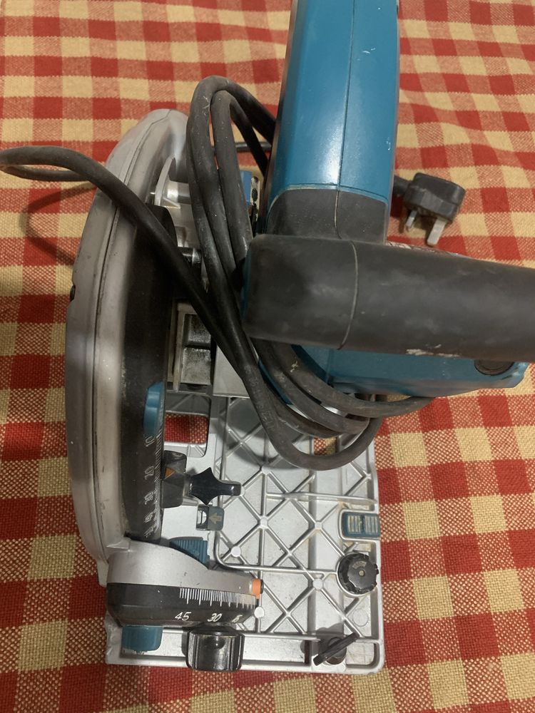 Makita SP6000/потъващ циркуляр