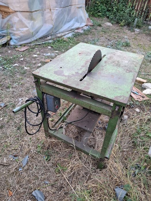 Циркуляр за  рязане на дърва
