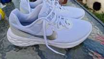 vând pantofi Nike revolution 6