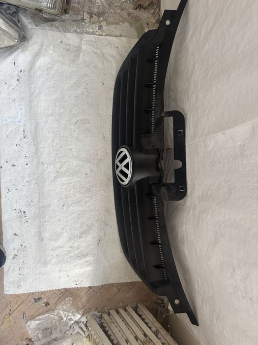 Оригинална решетка маска VW Touran