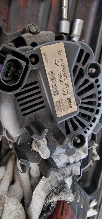 Alternator Mercedes C Class W204 1.8CGI cod A0009063000 de 150A