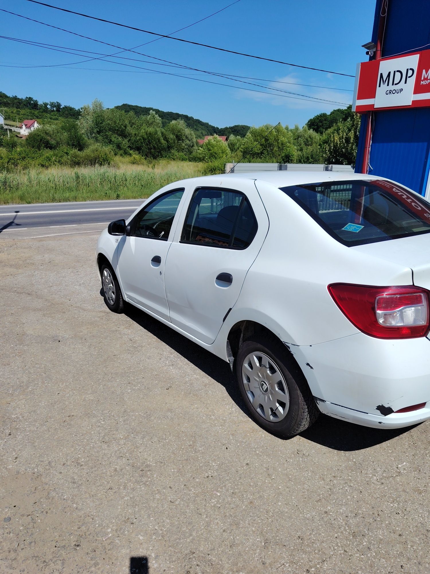 Vând Dacia Logan