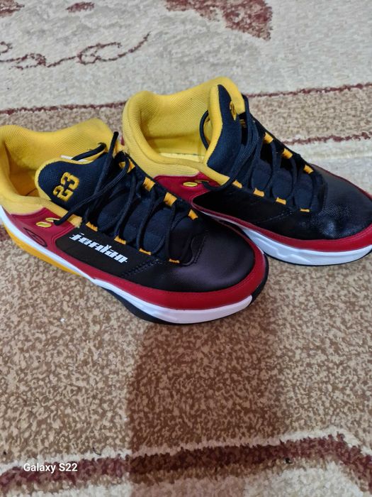 Jordan marime 39