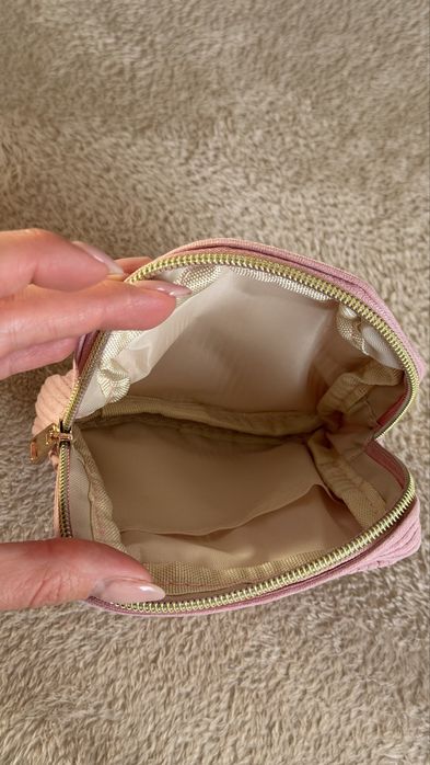 Gentuță roz pentru produse feminine / cosmetice