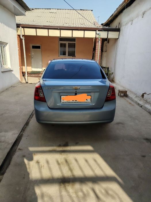 Автомобмиль гентра