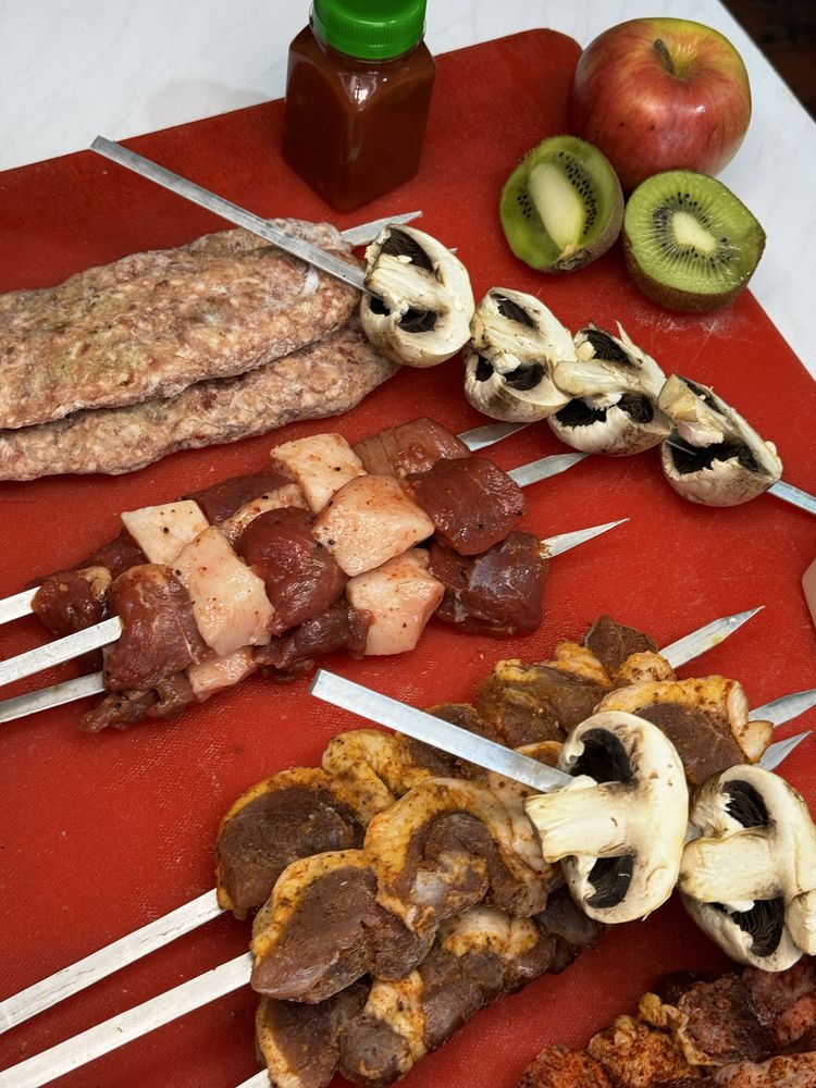 Шашлыки в сыром и жаренном в виде