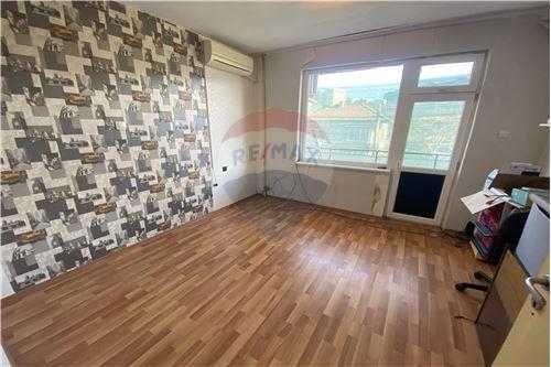 Продава се Тристаен апартамент в Разград, Орел - 102 кв.м за 830 €/кв.м - Снимка #7