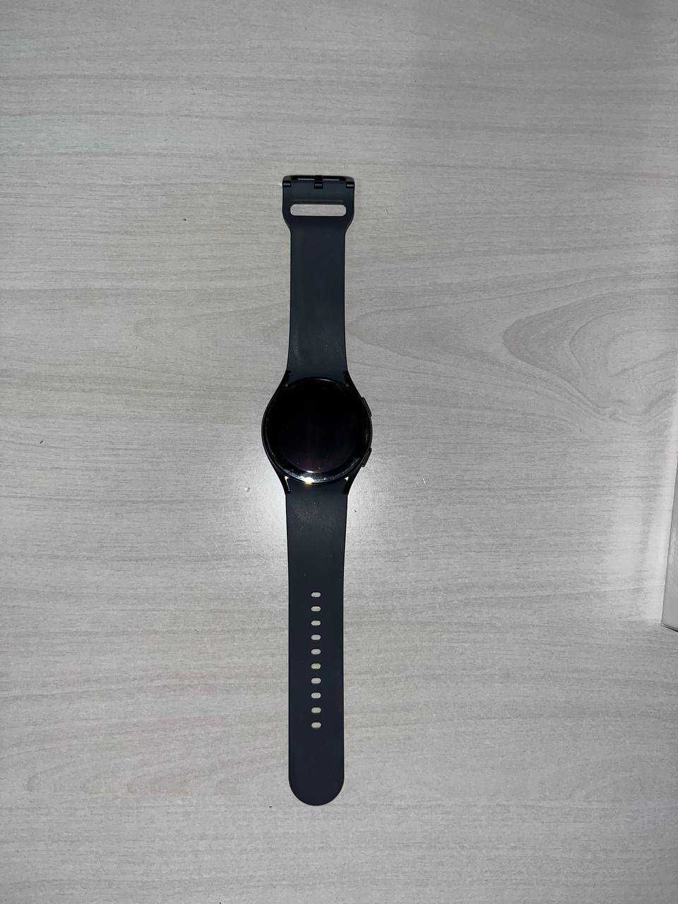 Продаю смарт часы Galaxy Watch 5