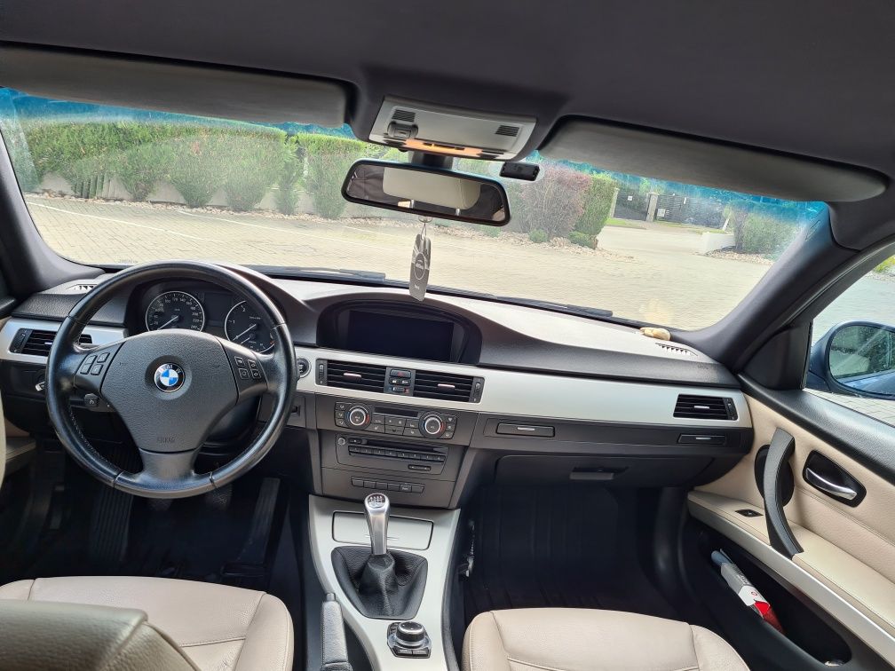 Bmw 320 E91 LCI 2011  facelift EfficientDinamics