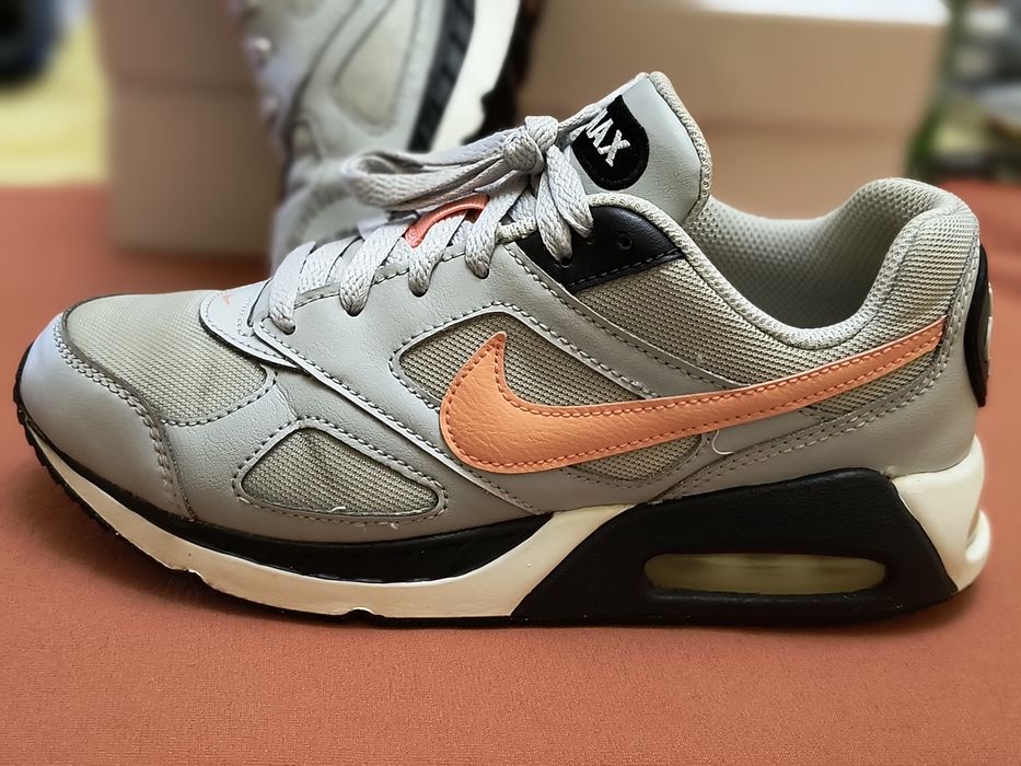 Оригинални маратонки Nike air max Uk 4,5/ 37