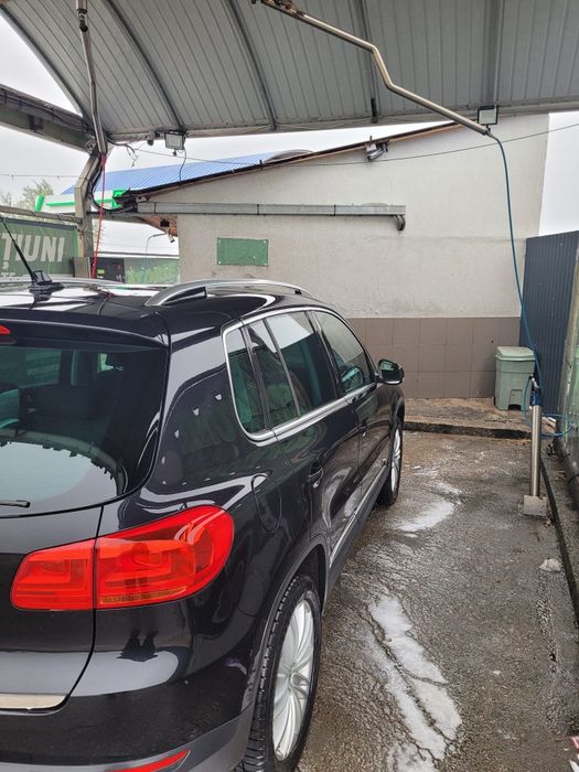 Volkswagen tiguan 2011