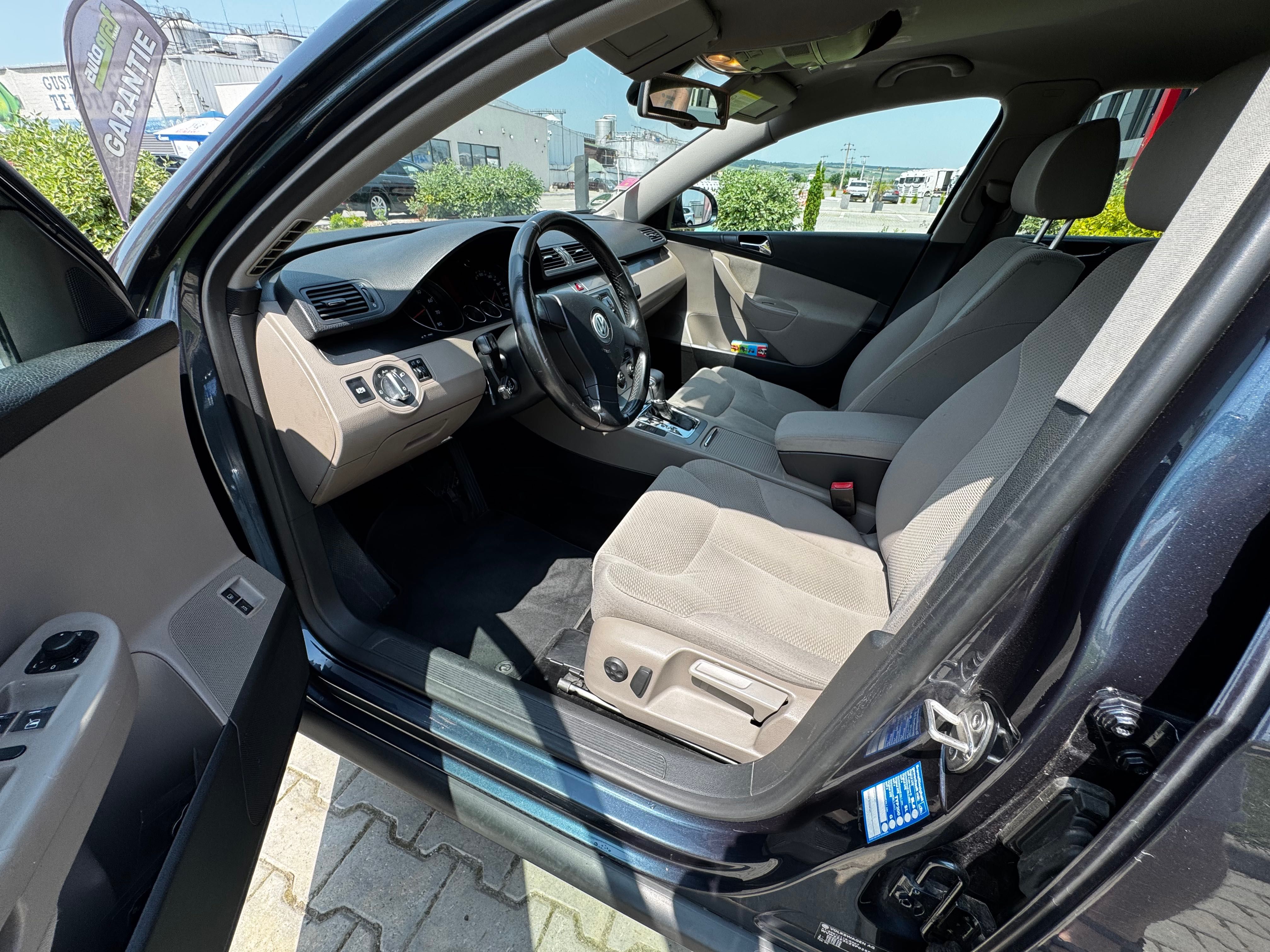 Volkswagen Passat 2.0FSi Automatic-Acum si in Rate-Garantie!-Xenon-LED