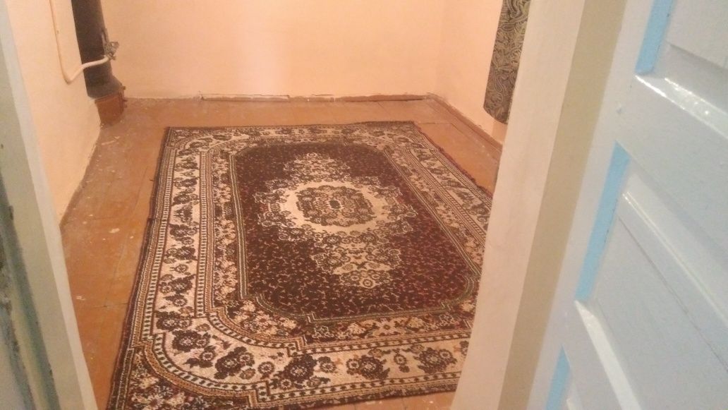 Уй ховли ижарага берилади яшаш учун хамма шараитлари бор.