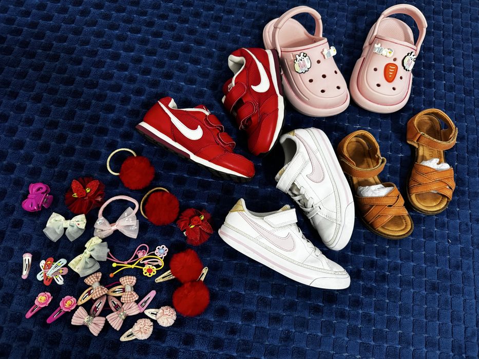 Lot incaltaminte fete nr. 27