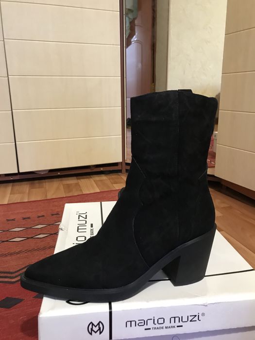 Продам казаки замшевые