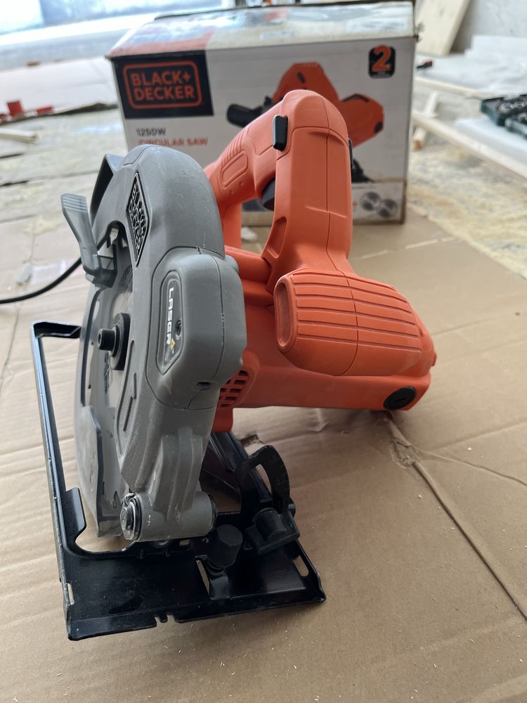 Ръчен циркъляр BLACK&DECKER CS1250LA 1200W 190 mm диск