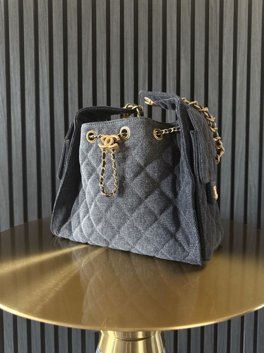 Geantă Chanel Suede