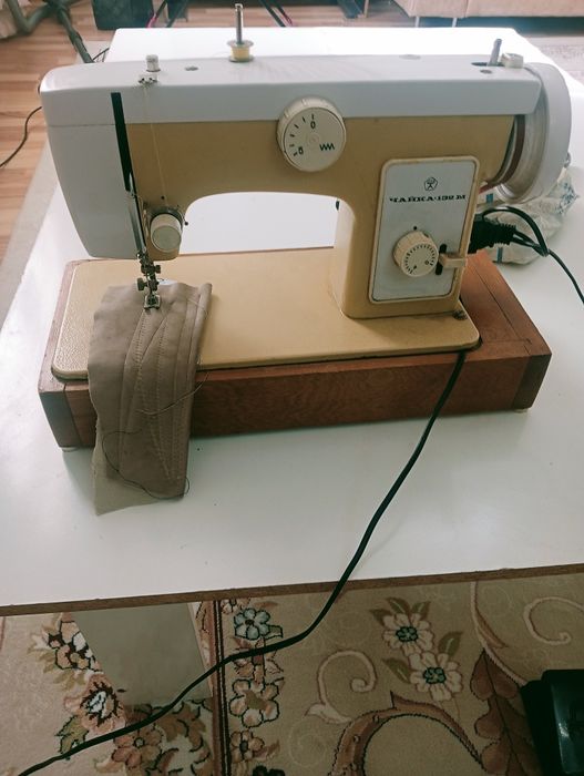 Швейная машина Чайка 132 м