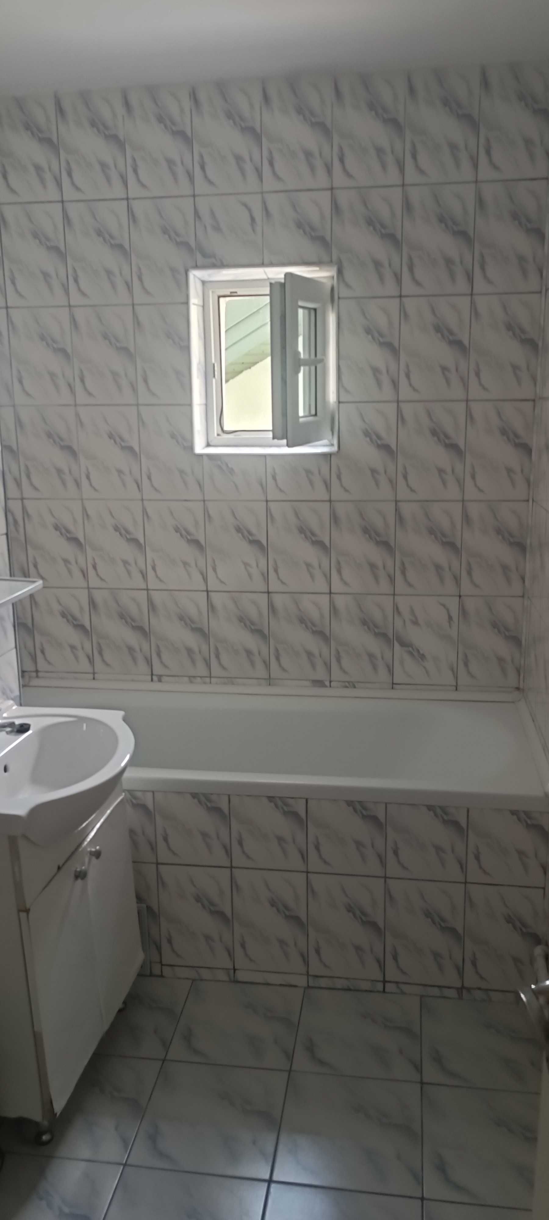 Închiriez apartament 2 camere