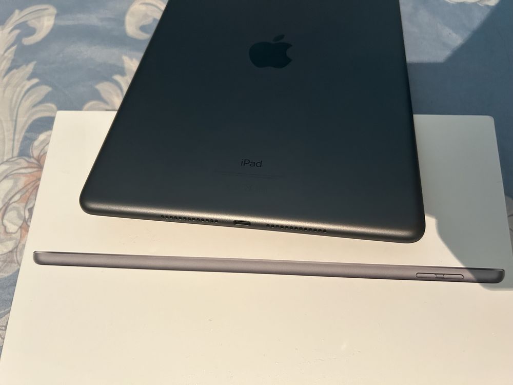 Планшет Apple iPad 2021 Wi-Fi 10.2 дюйм 4 Гб/64 Гб серый